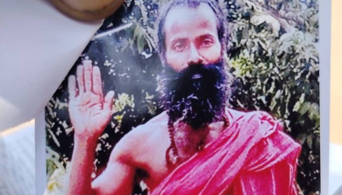 নিখোঁজের ৩ দিন পর মিলল হিন্দু সন্ন্যাসীর ঝুলন্ত মরদেহ