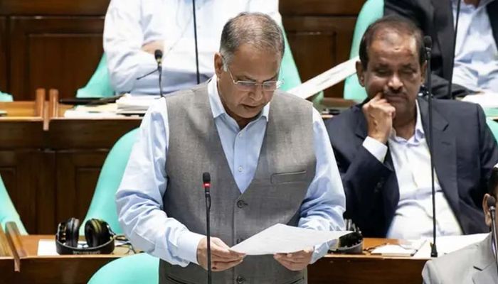 দেশে জ্বালানি তেলের পর্যাপ্ত মজুদ রয়েছে, সবচেয়ে বেশি ডিজেল : জ্বালানিমন্ত্রী