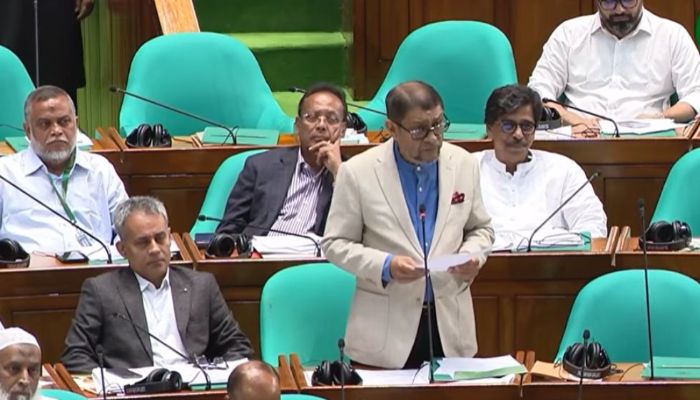 সম্রাট বাবরের সঙ্গে প্রধানমন্ত্রীর তুলনা করলেন স্বাস্থ্যমন্ত্রী