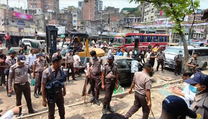 রাজধানীর ফুটপাত দখলমুক্ত করতে ডিএমপির বিশেষ অভিযান