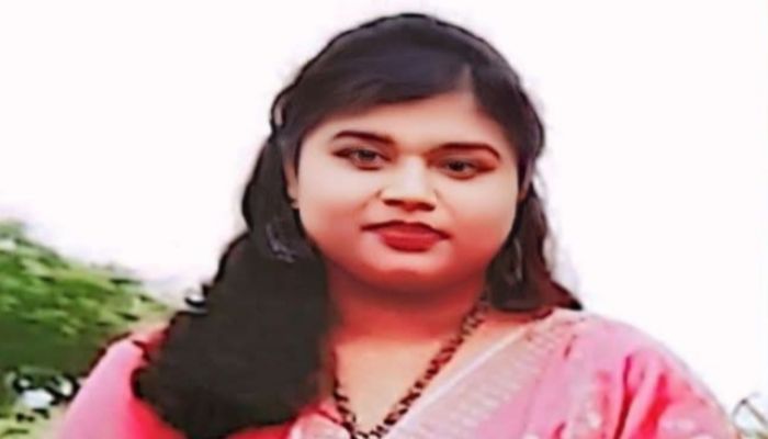 ফরিদপুরে চিরকুট লিখে গলায় ফাঁস দিয়ে কলেজ ছাত্রীর আত্মহত্যা