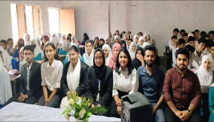 ধর্মপুর আমিন উদ্দিন উচ্চ বিদ্যালয়ে ফেনী ইউনিভার্সিটি ল’ মুটিং সোসাইটির স্ট্রিট লইয়ারিং প্রোগ্রাম