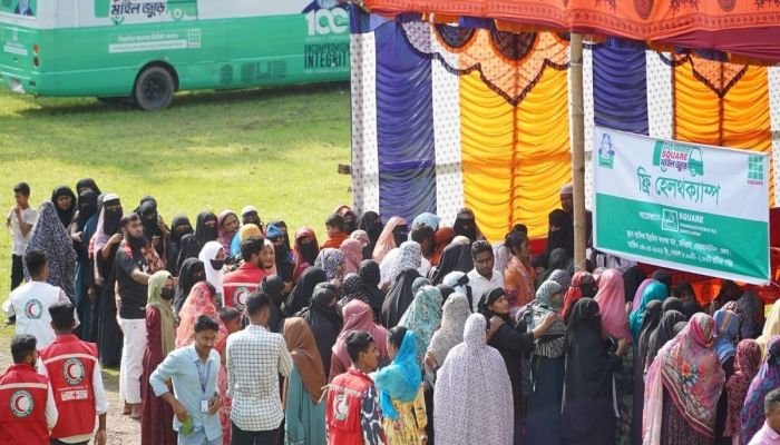 ভোলার হাফিজ ইব্রাহিম কলেজে স্কয়ার গ্রুপের স্বাস্থ্য ক্যাম্প অনুষ্ঠিত