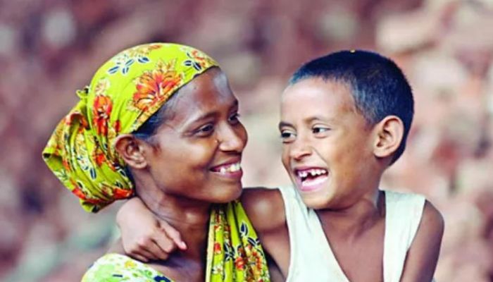 আজ বিশ্ব মা দিবস : মমতাময়ী মায়ের প্রতি বিনম্র শ্রদ্ধা
