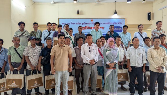 জন্ম ও মৃত্যু নিবন্ধন কার্যক্রম ত্বরান্বিতকরণে মৌজা হেডম্যান ও কারবারিদের প্রশিক্ষণ অনুষ্ঠিত