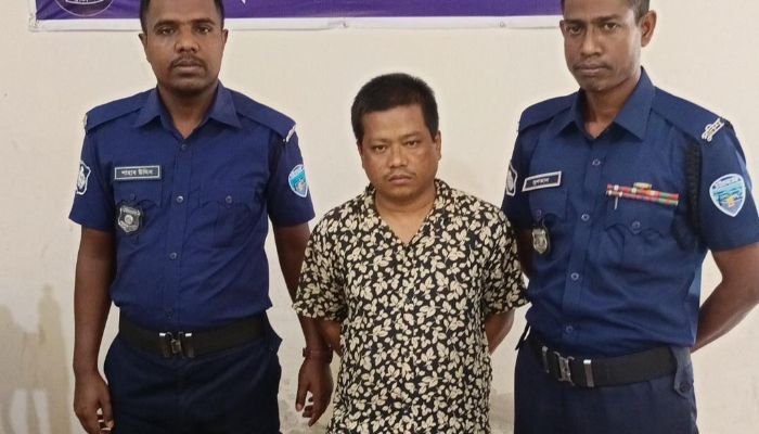 রামগড় থানা পুলিশের অভিযানে সিলং তীর জুয়া ব্যবসায়ী আটক 