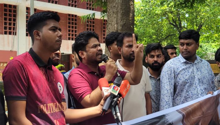 লাইব্রেরিতে হামলার উদ্দেশ্যই ছিলো ৭১ এ জামায়াত শিবিরের সংরক্ষিত অপকর্ম মুছে ফেলা- রাবি ছাত্রদল সভাপতি