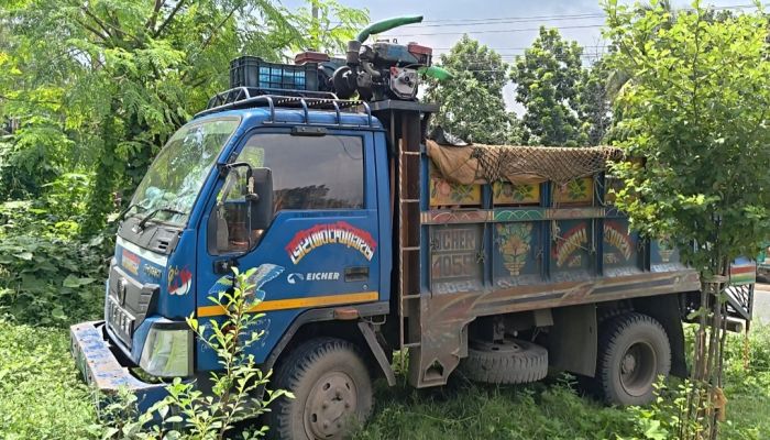 ঈশ্বরদীতে ভুয়া ডিবি পরিচয়ে সোয়া ৪ লাখ টাকা ছিনতাই 