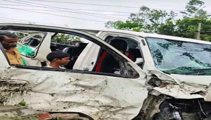 বিয়ে শেষে কনে নিয়ে ফেরার পথে মাইক্রোবাস খাদে, শিশুসহ নিহত ২, আহত ১২