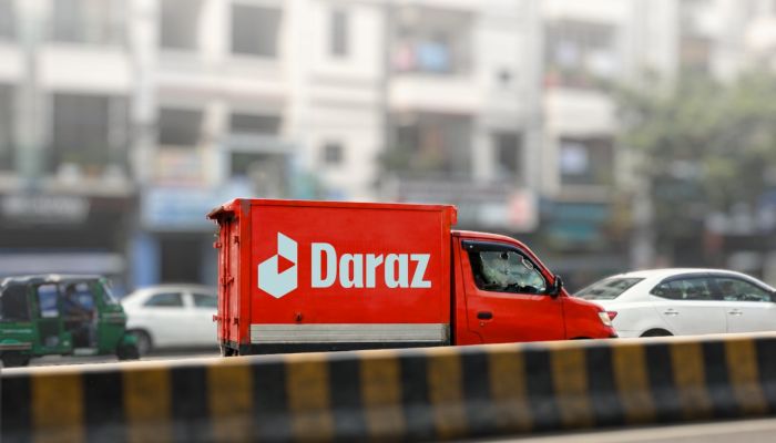 বাংলাদেশের ডিজিটাল বাণিজ্যের আগামী দশক: কেন শুধু লেনদেন নয়, প্রয়োজন আস্থা ও শক্তিশালী ইকোসিস্টেম