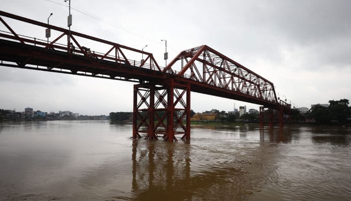 ভারী বৃষ্টি ও পাহাড়ি ঢলে সিলেটে বন্যার শঙ্কা