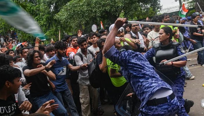 শিক্ষার্থীদের ‘দেশের শত্রু’ হিসেবে দেখছে মোদি সরকার: সোনিয়া গান্ধী