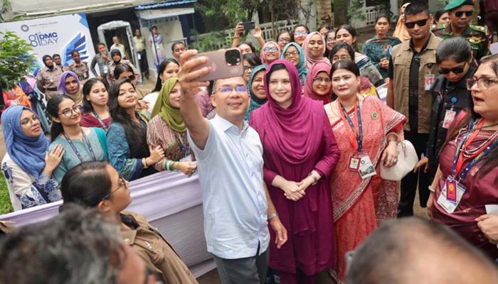 মেডিক্যালের স্মৃতিবিজড়িত হোস্টেলে জুবাইদার সঙ্গে প্রধানমন্ত্রী