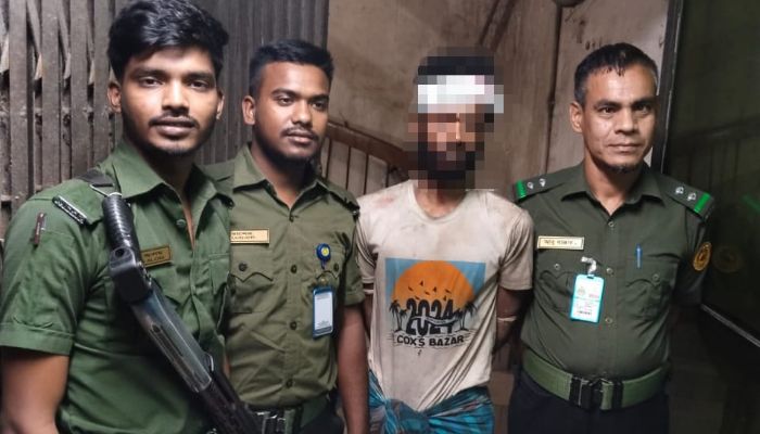 অগ্রণী ব্যাংকে চুরির চেষ্টা ব্যর্থ, আনসারের অভিযানে আটক ১