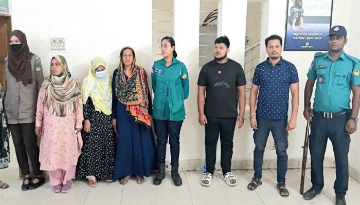 টঙ্গী পূর্ব থানা প্রাঙ্গণে ‘জয় বাংলা’ স্লোগান, আ. লীগ নেতা ৫ জন গ্রেপ্তার