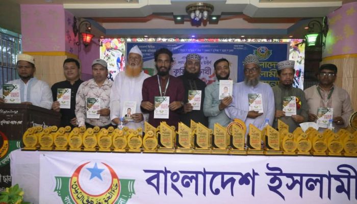ফটিকছড়ির সমিতিরহাটে শতাধিক কৃতি শিক্ষার্থীকে ছাত্রসেনার সংবর্ধনা প্রদান