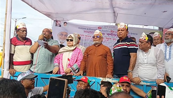 তারেক রহমান দেশের জন্য জীবন দেবেন, তবু অন্যায়ের কাছে মাথা নত করবেন না: বরকত উল্লা বুলু