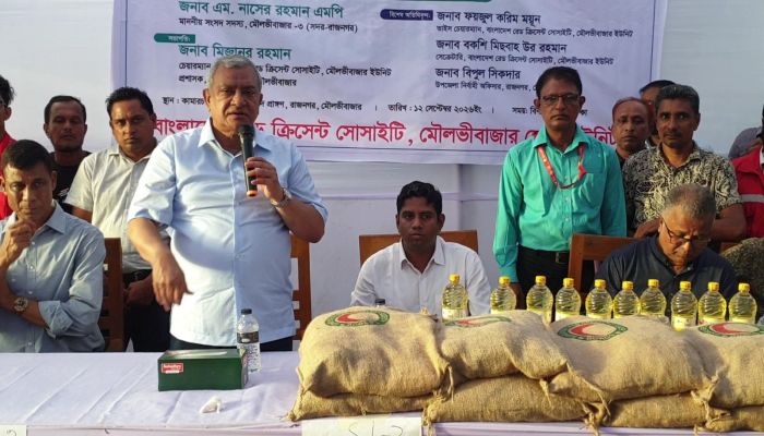 মৌলভীবাজারে মনুনদীর ভাঙনে বন্যায় ক্ষতিগ্রস্ত ৫০০ পরিবার পেলো রেডক্রিসেন্টের খাদ্য ও আর্থিক সহায়তা 