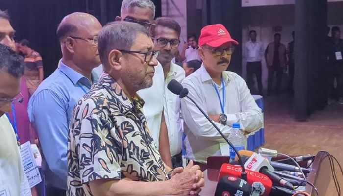 বঙ্গোপসাগর থেকে গ্যাস তুলে নিয়ে যাচ্ছে ভারত ও মিয়ানমার: স্বাস্থ্যমন্ত্রী