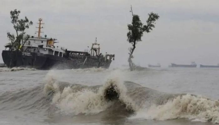 ঢাকাসহ ১২ অঞ্চলে ঝড়ের আভাস, নদী বন্দরে ১ নম্বর সতর্ক সংকেত