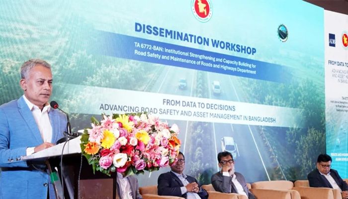 সড়ক দুর্ঘটনার অন্যতম কারণ গাড়িচালকদের অদক্ষতা ও পথচারীদের অসচেতনতা: সড়ক মন্ত্রী