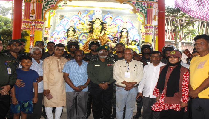 দূর্গাপূজার নিরাপত্তায় সর্বোচ্চ সতর্ক থাকার নির্দেশ ঢাকা রেঞ্জ উপমহাপরিচালকের