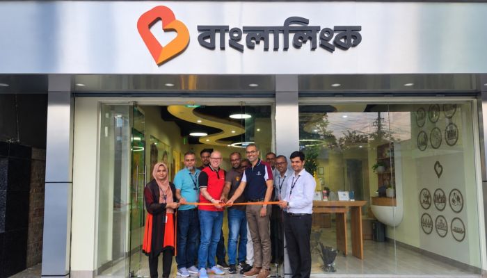 উন্নত গ্রাহকসেবা প্রদানে খুলনায় বাংলালিংকের নতুন ফ্ল্যাগশিপ স্টোর 