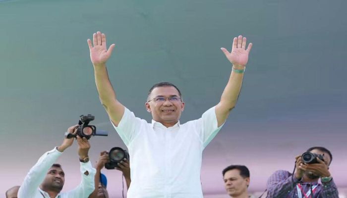 দু'পক্ষ এক হয়েছে; একজন পয়সা দিচ্ছে অন্যজন অস্থিরতা তৈরি করছে; সতর্ক  থাকতে হবে’: পিএম