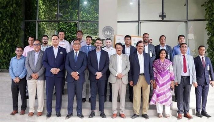 চট্টগ্রাম-কর্ণফুলী ইপিজেড পরিদর্শনে প্রধানমন্ত্রী কার্যালয়ের কর্মকর্তারা