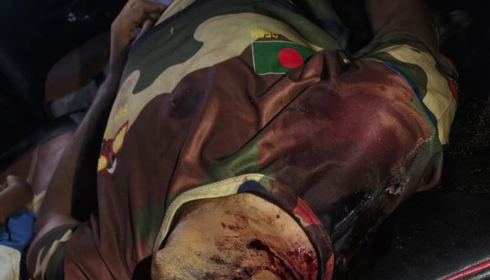  নেত্রকোনার দুর্গাপুরে সাংবাদিককে গুলি করে হত্যা