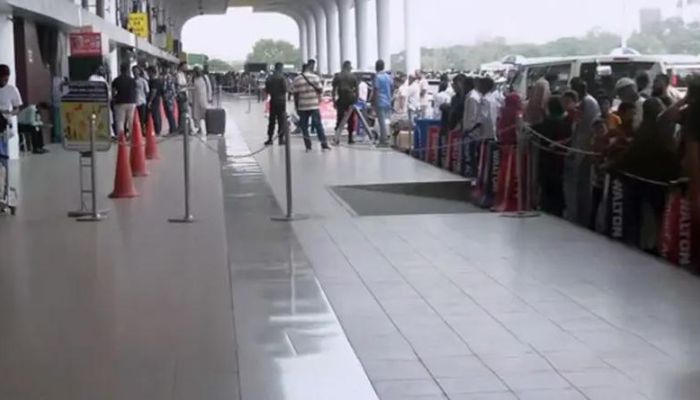 ঢাকা থেকে রিয়াদগামী ১০টি ফ্লাইট বাতিল, ভোগান্তিতে ৩৪৩১ যাত্রী